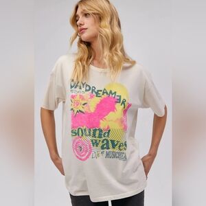 NWT Daydreamer Sound Waves Tee